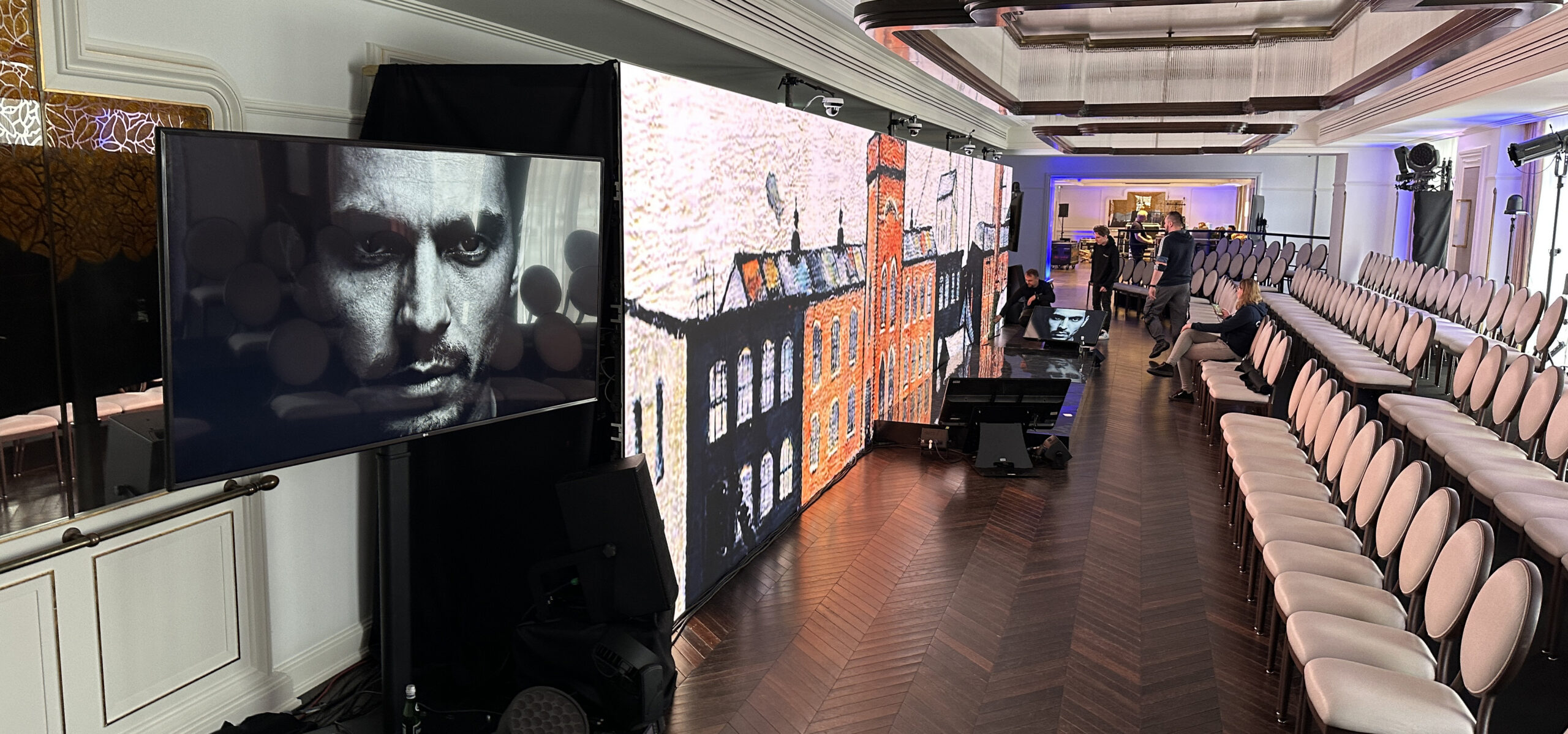 Avatar wows audience at corporate leadership summit